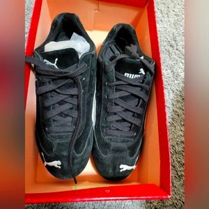 PUMA size 8 Black